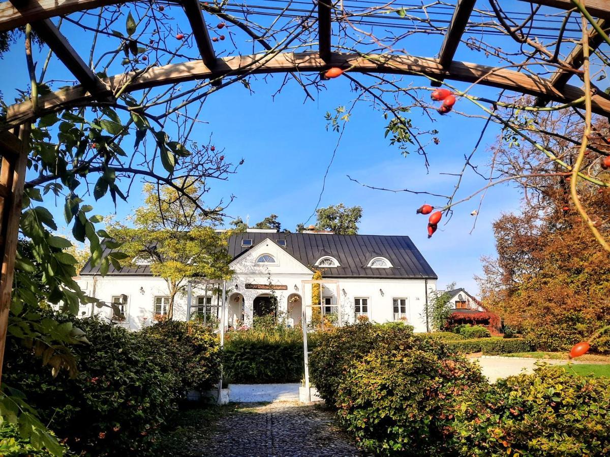 Przybysławice Dwor Na Wichrowym Wzgorzu B&B 외부 사진