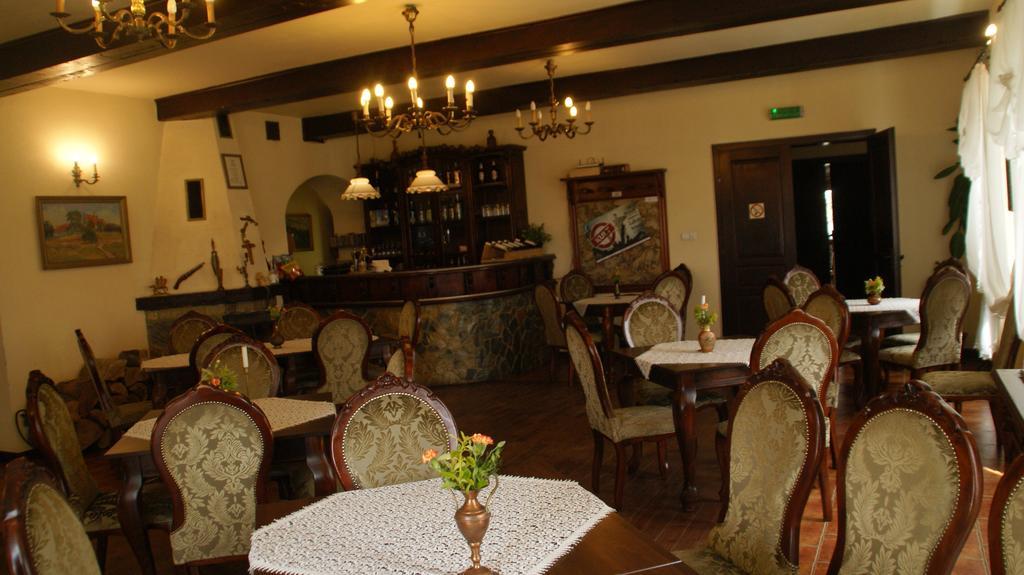 Przybysławice Dwor Na Wichrowym Wzgorzu B&B 외부 사진