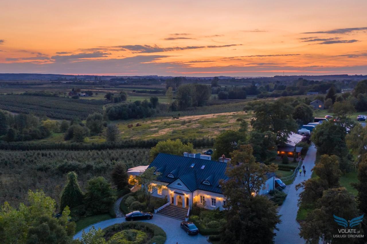 Przybysławice Dwor Na Wichrowym Wzgorzu B&B 외부 사진